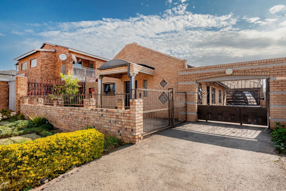 House for sale in Lenasia South - 1GV1750610 House for sale in Lenasia South - 1GV1750610