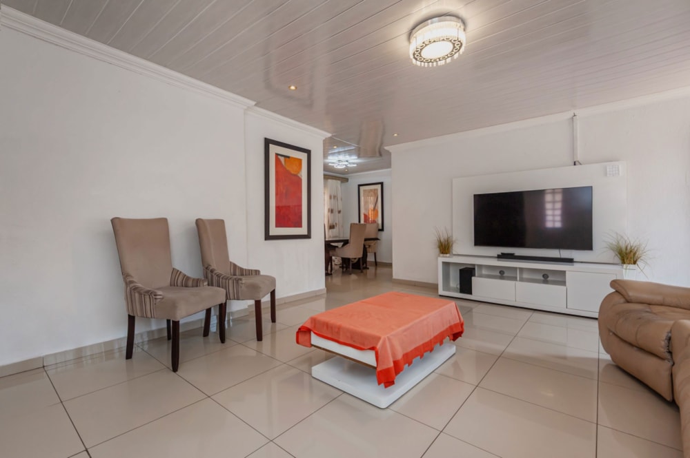 House for sale in Lenasia South - 1GV1750610 House for sale in Lenasia South - 1GV1750610