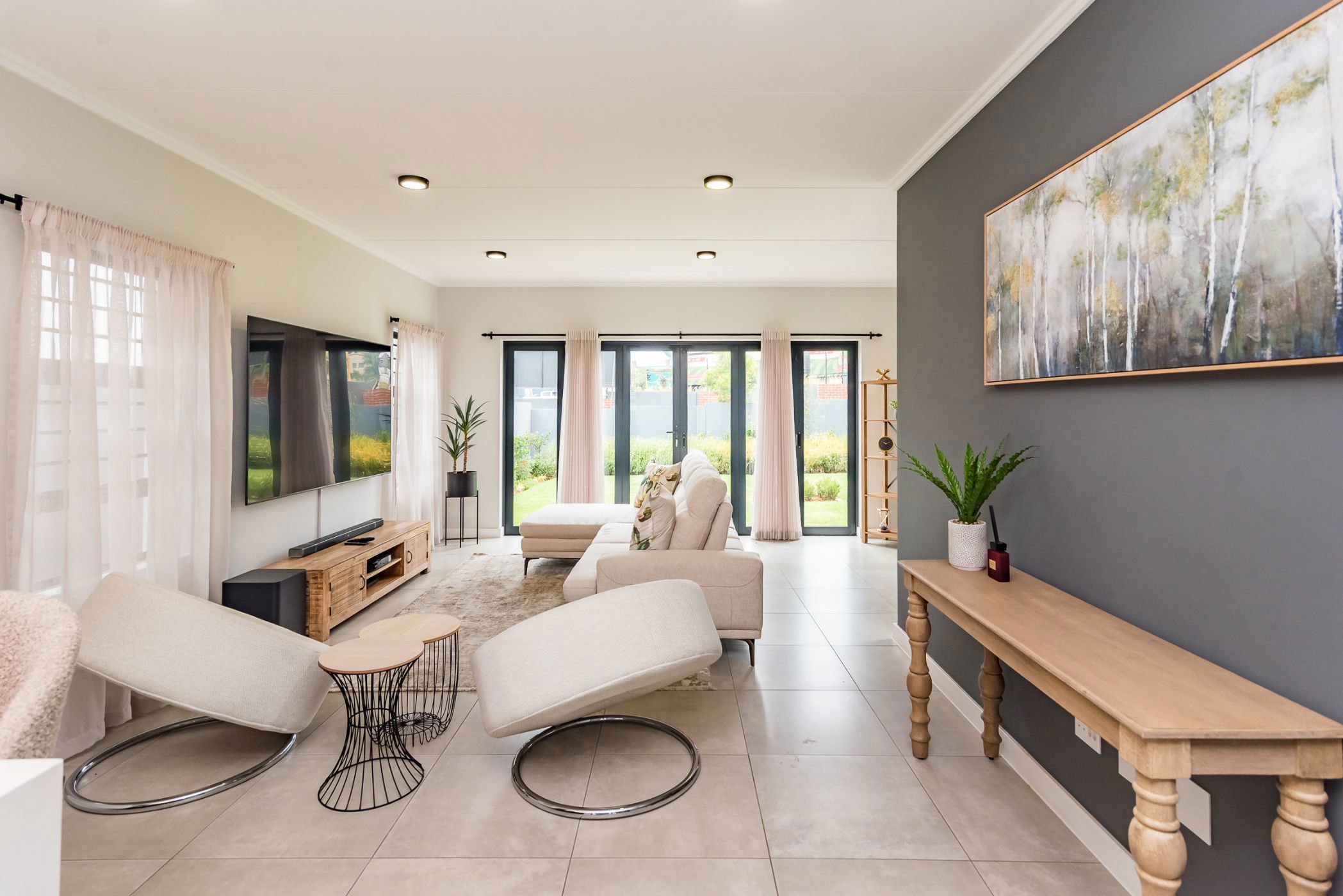 Townhouse to rent in Pinehaven - 1KR1753676