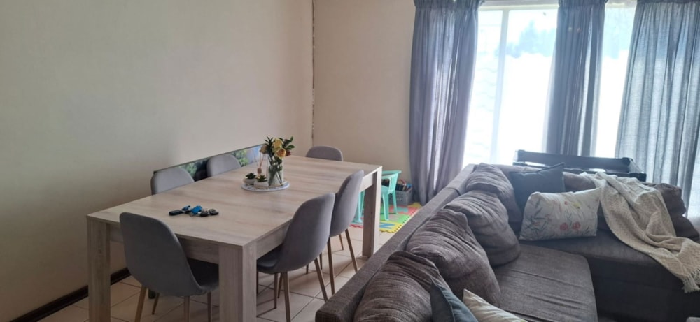 Apartment for sale in Riebeeckstad, Welkom - 1WM1751156 Apartment for sale in Riebeeckstad, Welkom - 1WM1751156