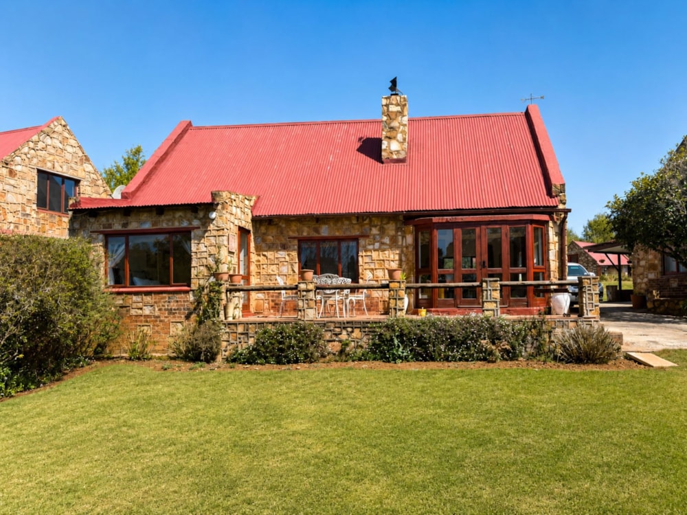 Security complex home for sale in Dullstroom - 1DS1751268 Security complex home for sale in Dullstroom - 1DS1751268