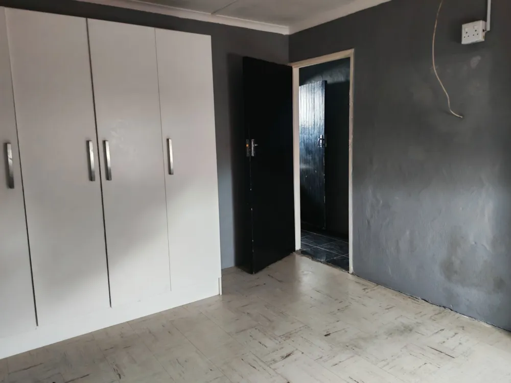 House for sale in Woodlands, Mitchells Plain - 1MN1752037 House for sale in Woodlands, Mitchells Plain - 1MN1752037
