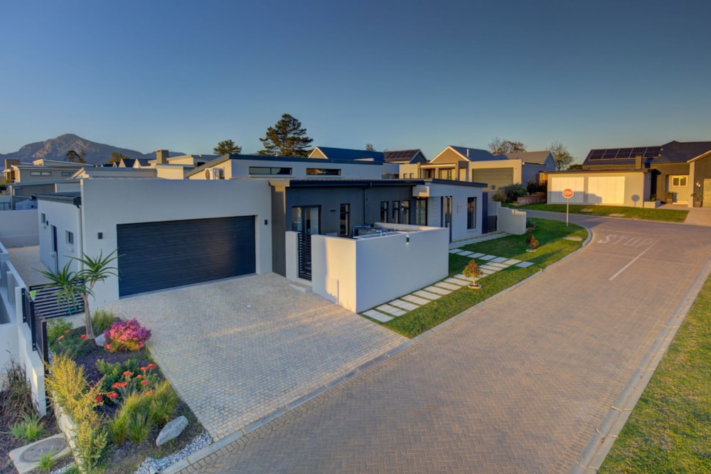 Security estate home for sale in Kraaibosch Park - GEO1746104 Security estate home for sale in Kraaibosch Park - GEO1746104