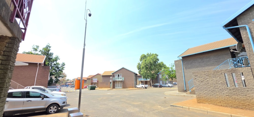 Apartment to rent in Rustenburg North - 1RU1698792