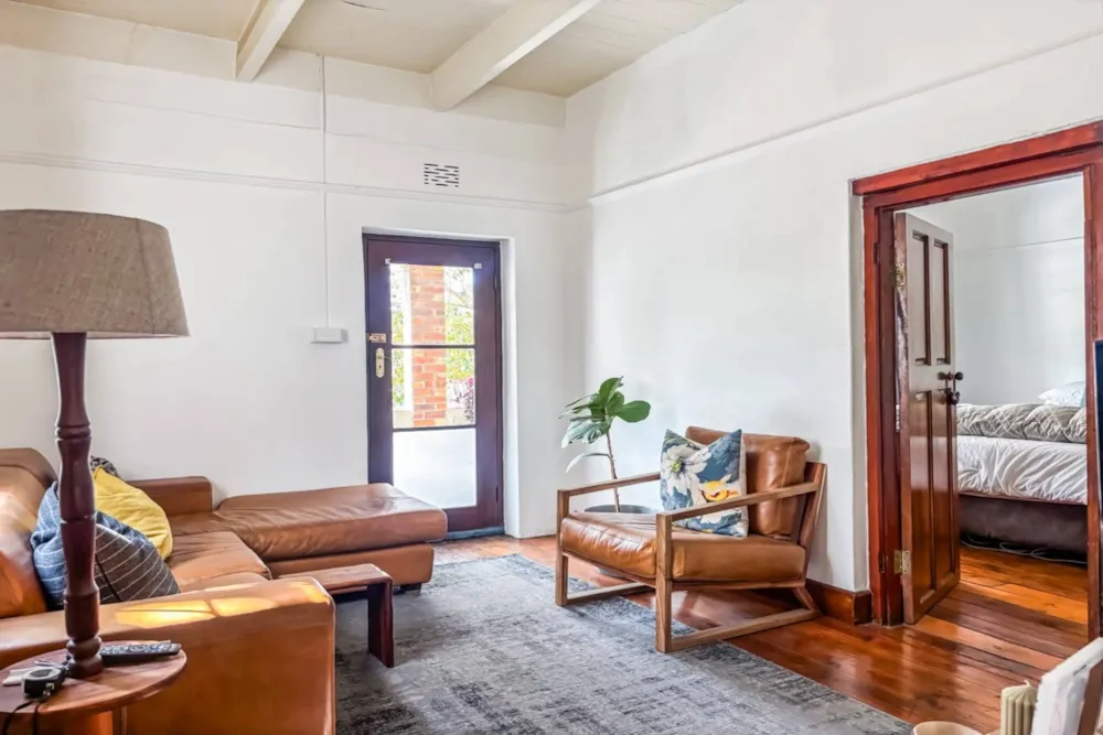 Security complex home to rent in Paarl - TKL1750425 Security complex home to rent in Paarl - TKL1750425