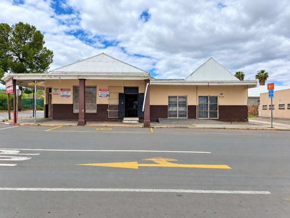 Commercial Building for sale in Oudtshoorn Central - 1OU1717292 Commercial Building for sale in Oudtshoorn Central - 1OU1717292