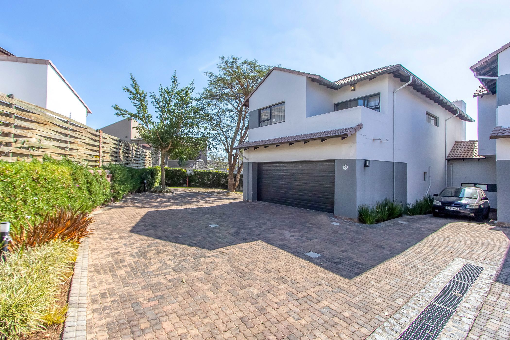 Townhouse for sale in North Riding - FW1733550