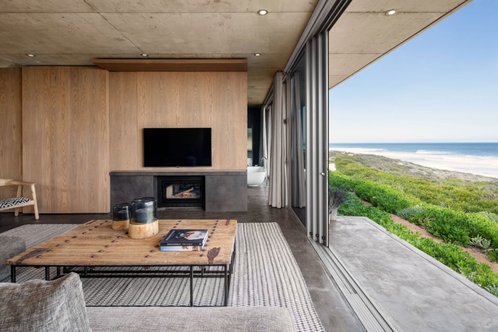 Beachfront villa for sale in Yzerfontein - LA1750889