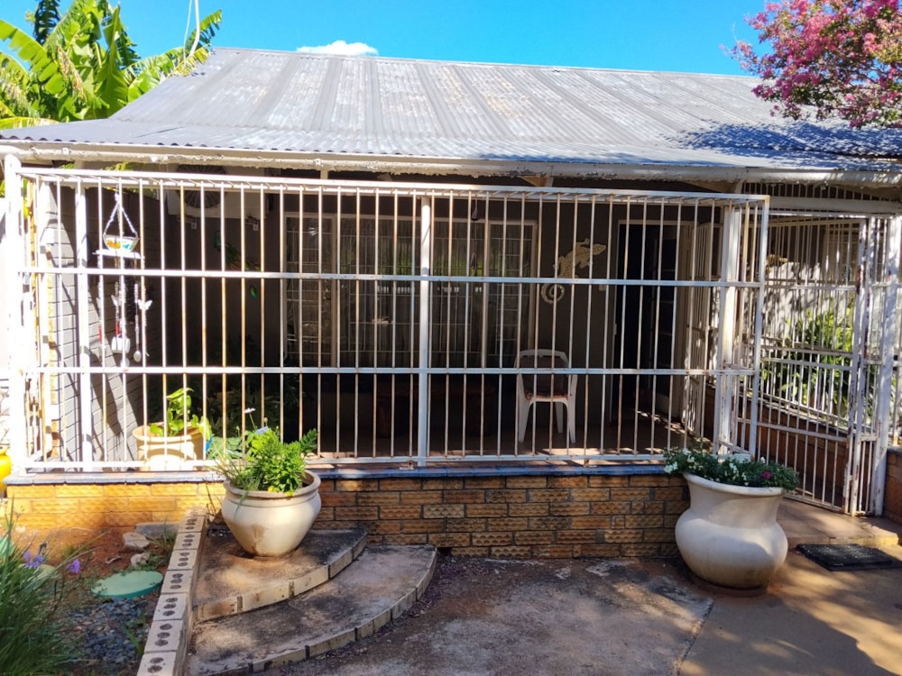 House for sale in Beaconsfield - 1KJ1751280 House for sale in Beaconsfield - 1KJ1751280