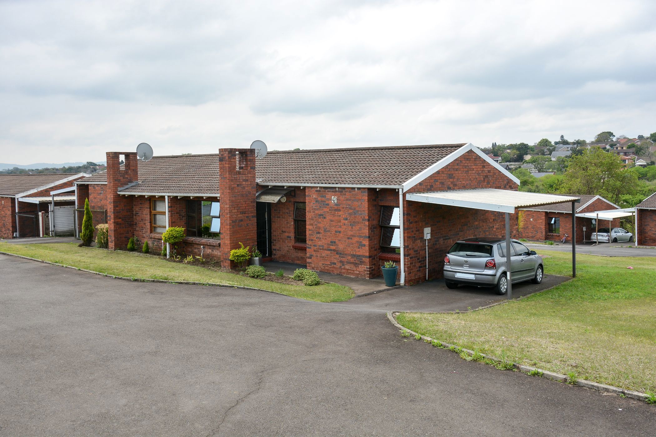 House for sale in Bisley - 1PM1753134