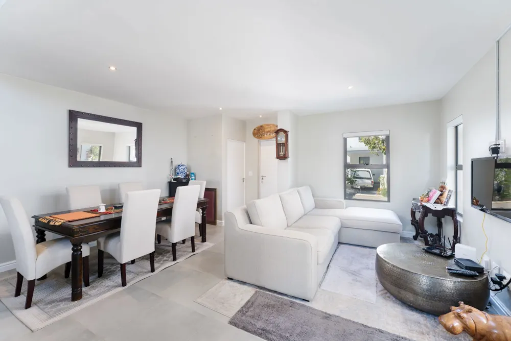 House for sale in Croydon Gardens Estate - SW1752302