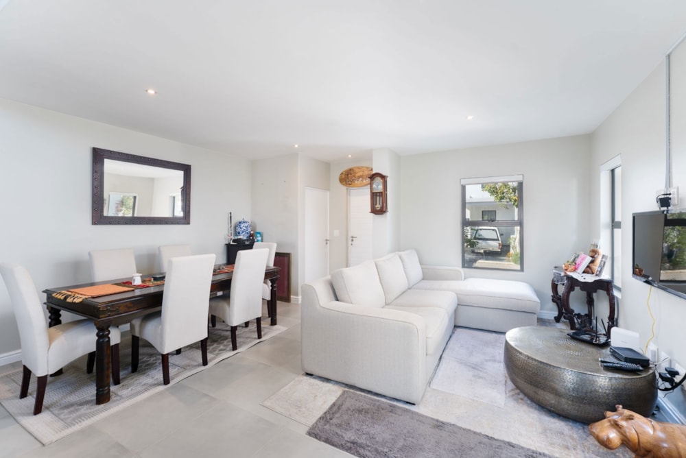 House for sale in Croydon Gardens Estate - SW1752302