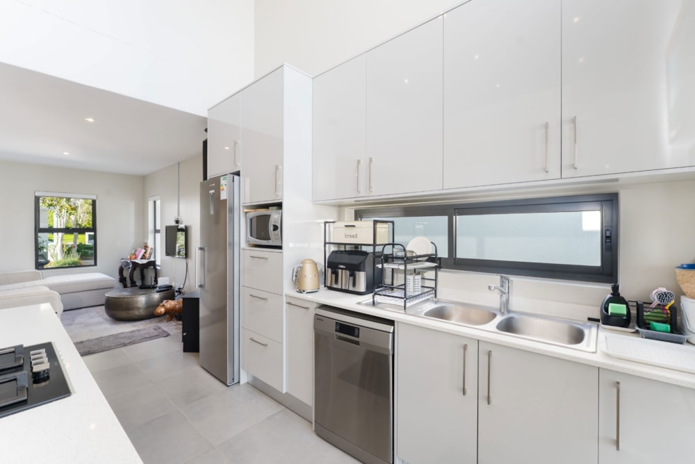 House for sale in Croydon Gardens Estate - SW1752302