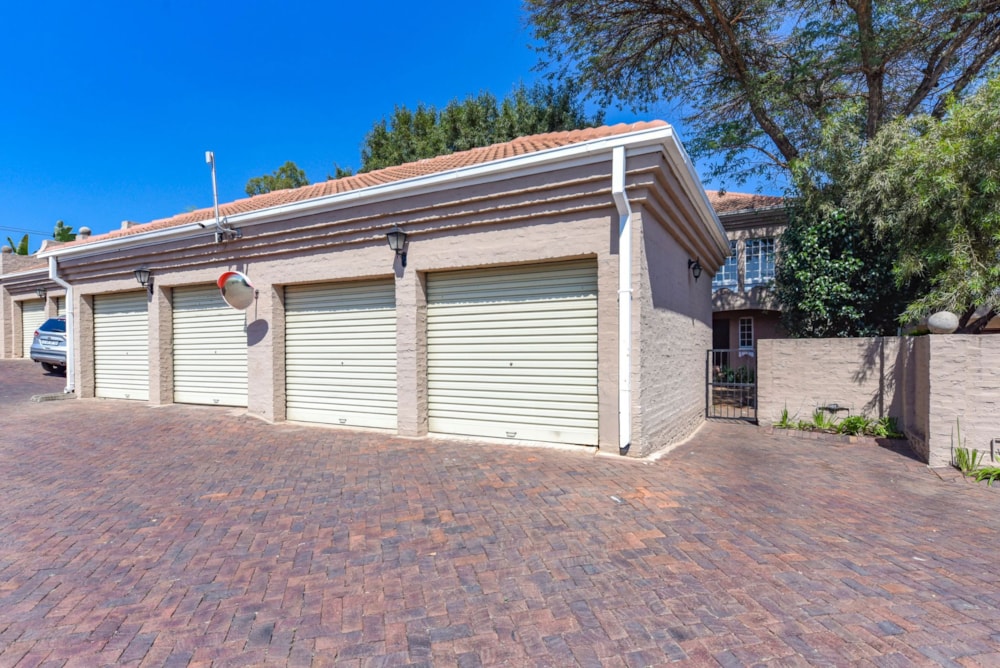 Cluster for sale in North Riding - FW1746388