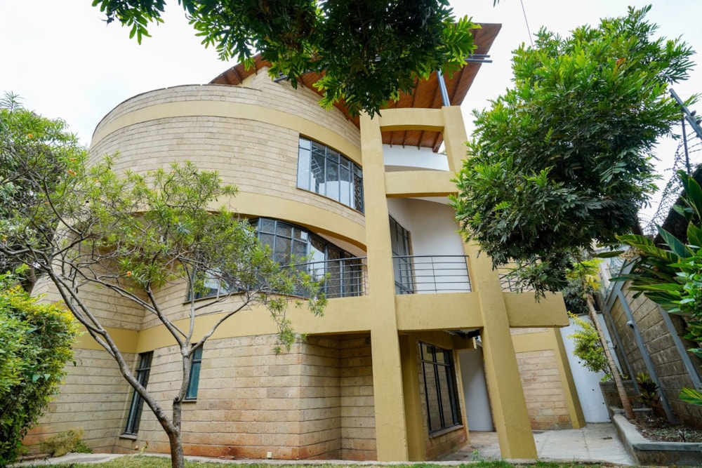 Double-storey house for sale in Kilimani, Kenya - 3KE1747246