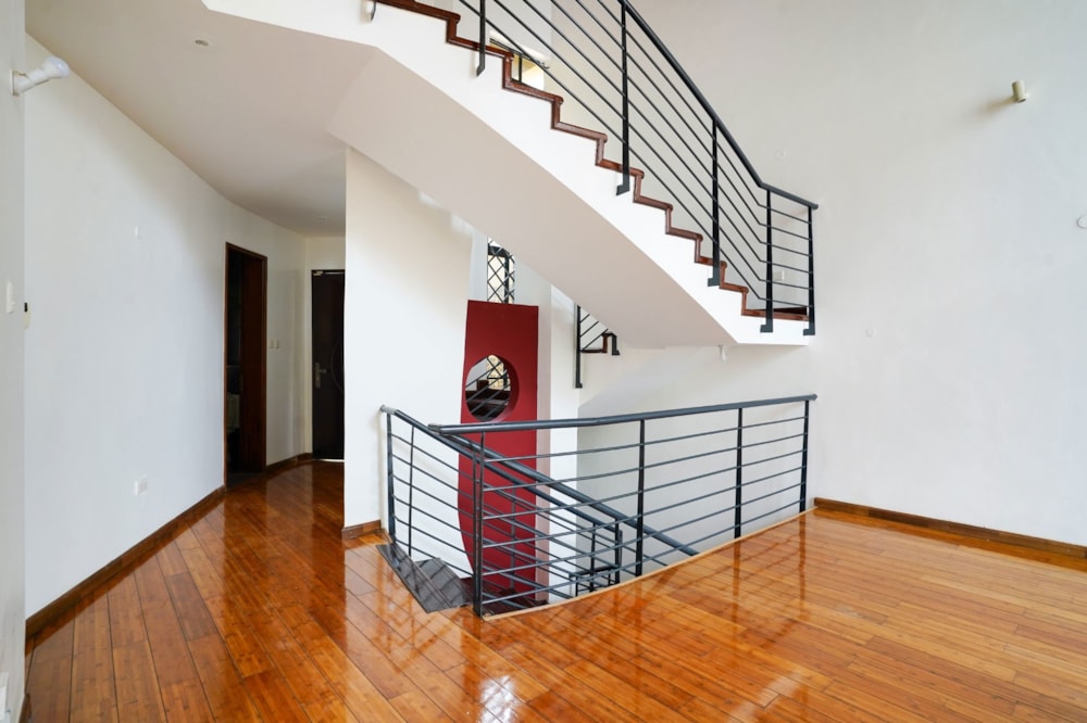 Double-storey house for sale in Kilimani, Kenya - 3KE1747246