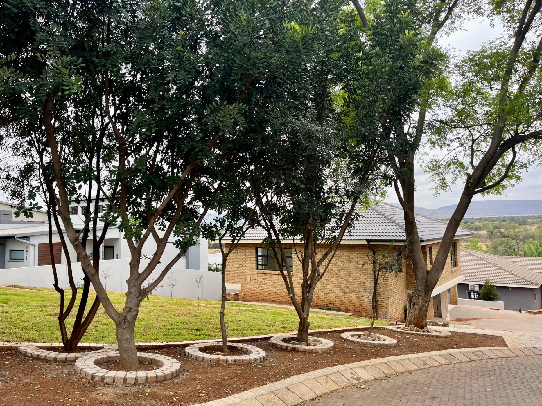 Golf estate house to rent in Magalies Golf Estate - 1HR1746540