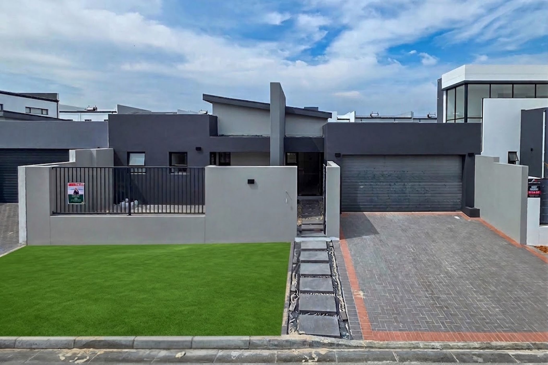 House for sale in Sandown, Blouberg - 1TV1749135