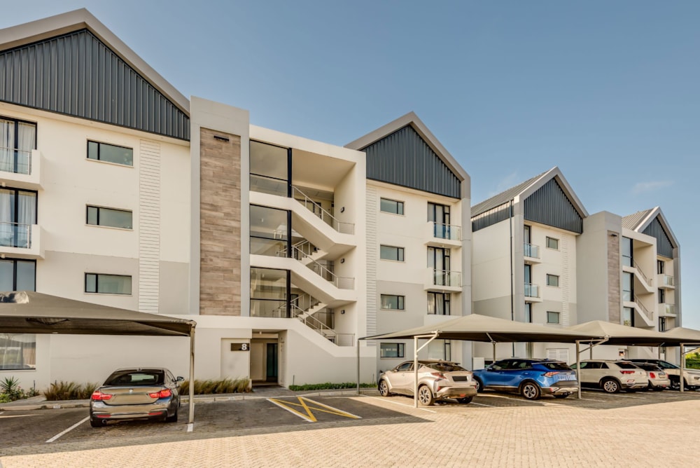 Apartment for sale in Summerstrand - 1PLZ1751953 Apartment for sale in Summerstrand - 1PLZ1751953