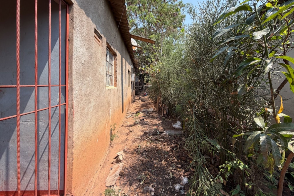 Single-storey house for sale in Victoria Falls, Zimbabwe - 3ZB1754119