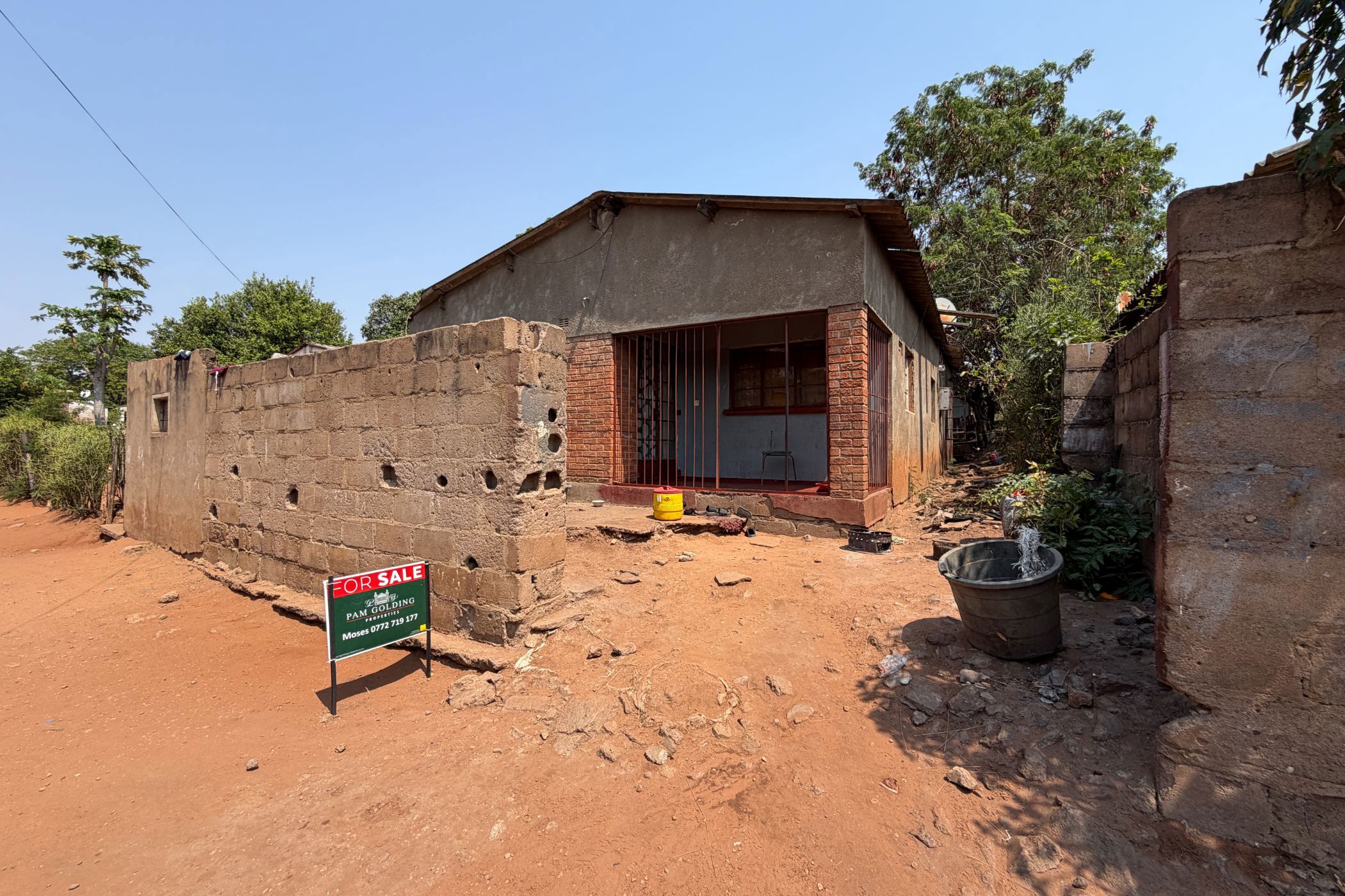 Single-storey house for sale in Victoria Falls, Zimbabwe - 3ZB1754119