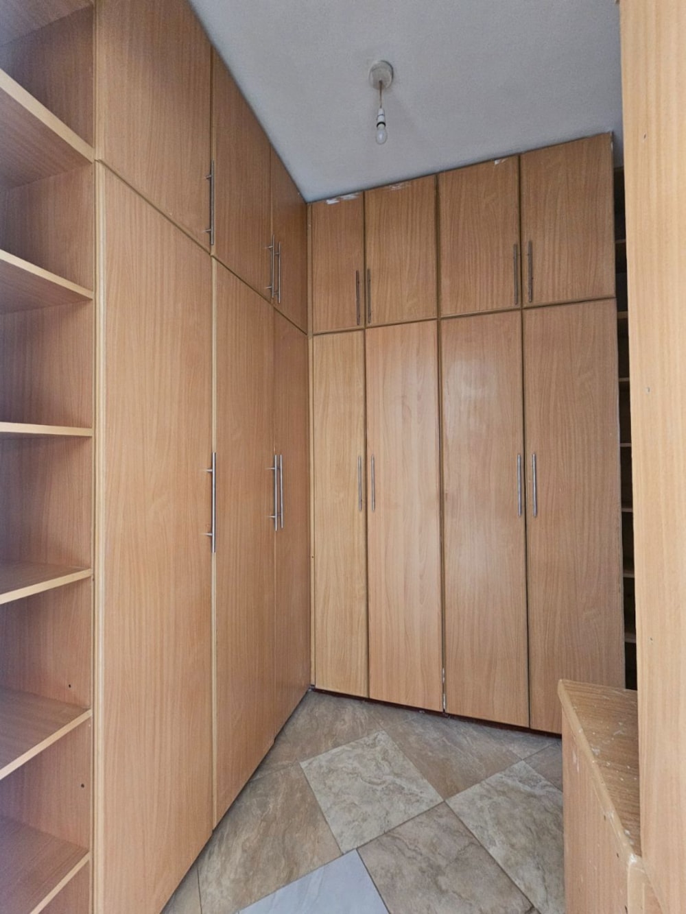 Double-storey apartment for sale in Kampala, Uganda - 3UG1750341