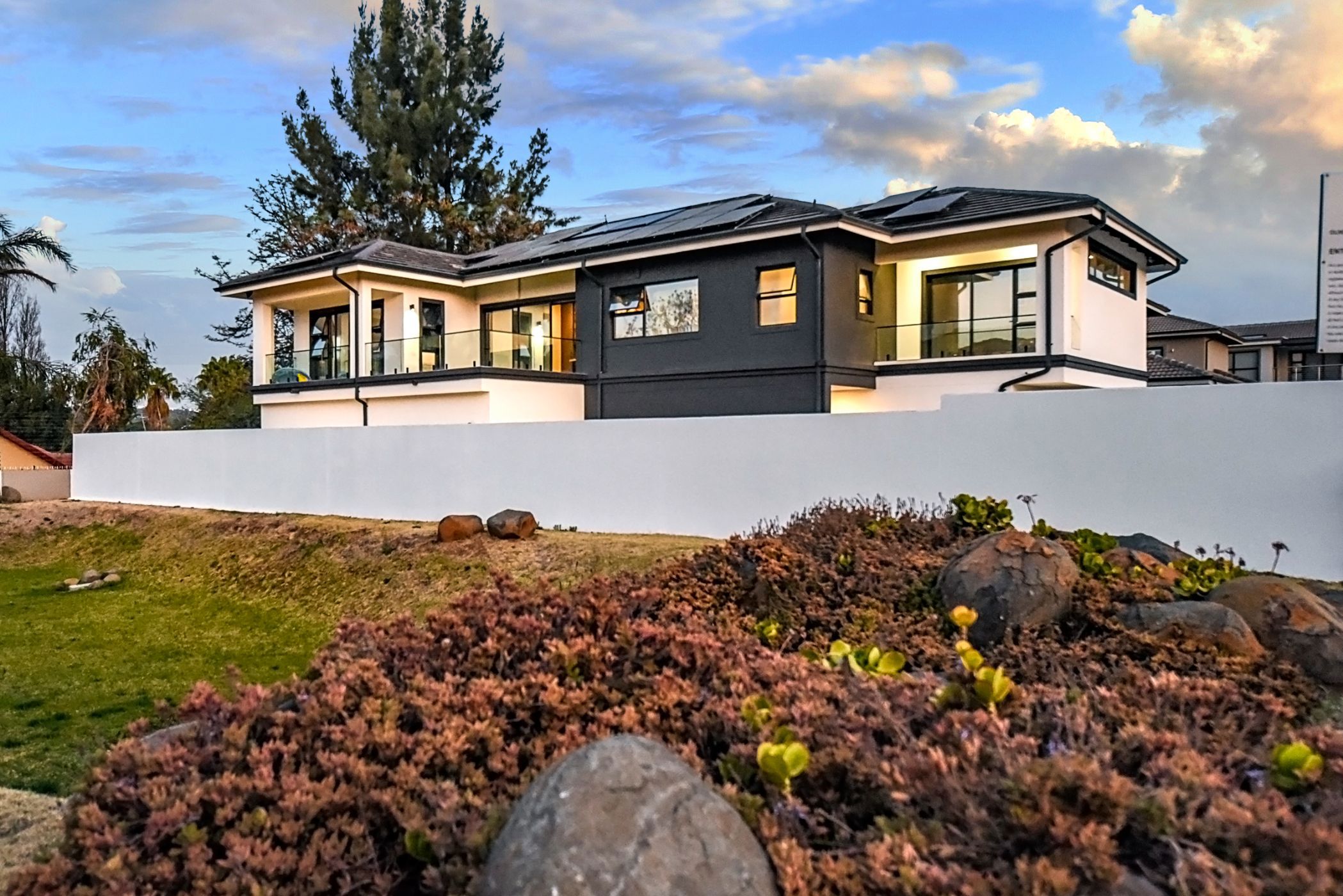 Double-storey house for sale in Olivedale - FW1750752