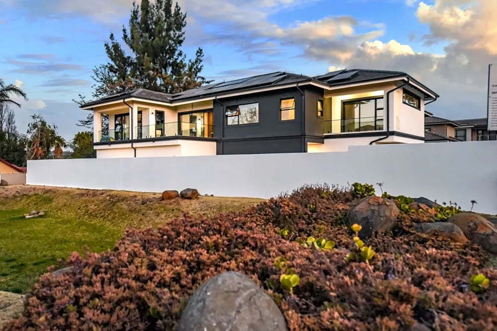 Double-storey house for sale in Olivedale - FW1750752 Double-storey house for sale in Olivedale - FW1750752