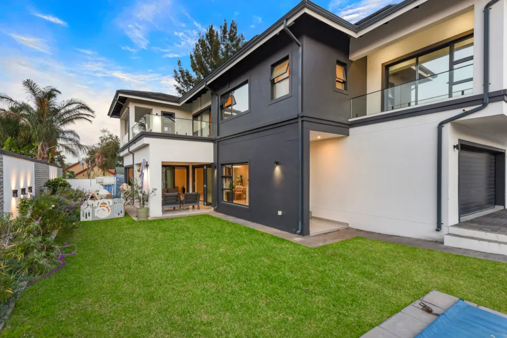 Double-storey house for sale in Olivedale - FW1750752 Double-storey house for sale in Olivedale - FW1750752