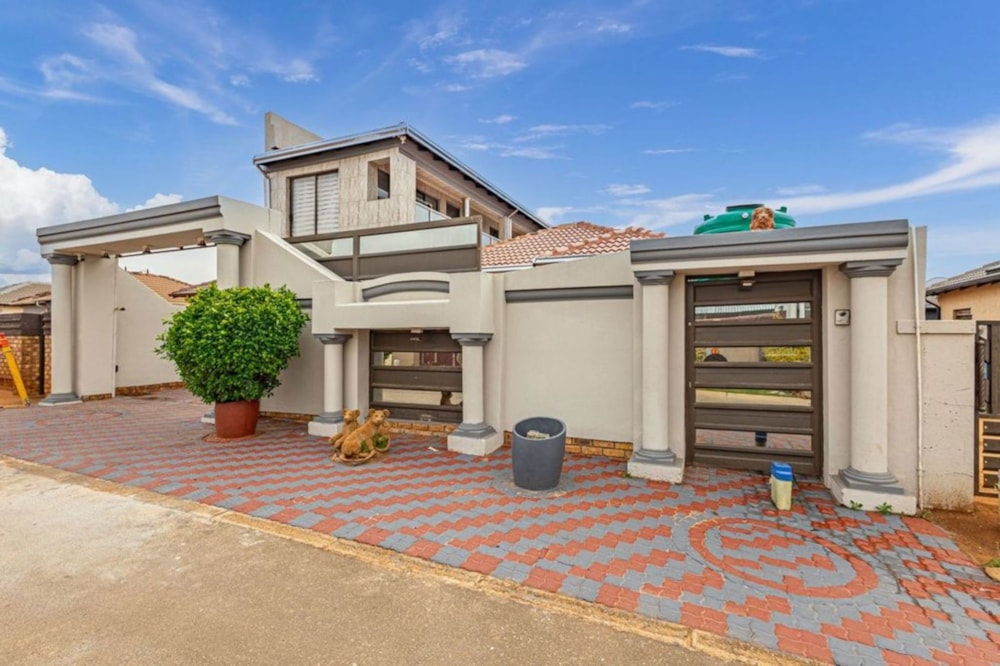 House for sale in Crystal Park - EN1750779 House for sale in Crystal Park - EN1750779