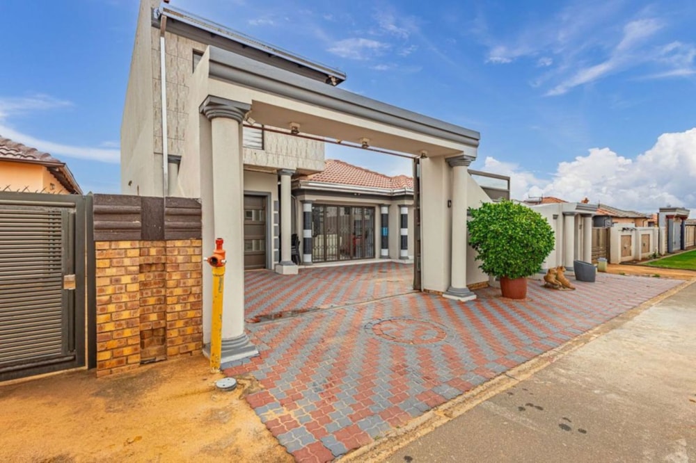 House for sale in Crystal Park - EN1750779 House for sale in Crystal Park - EN1750779