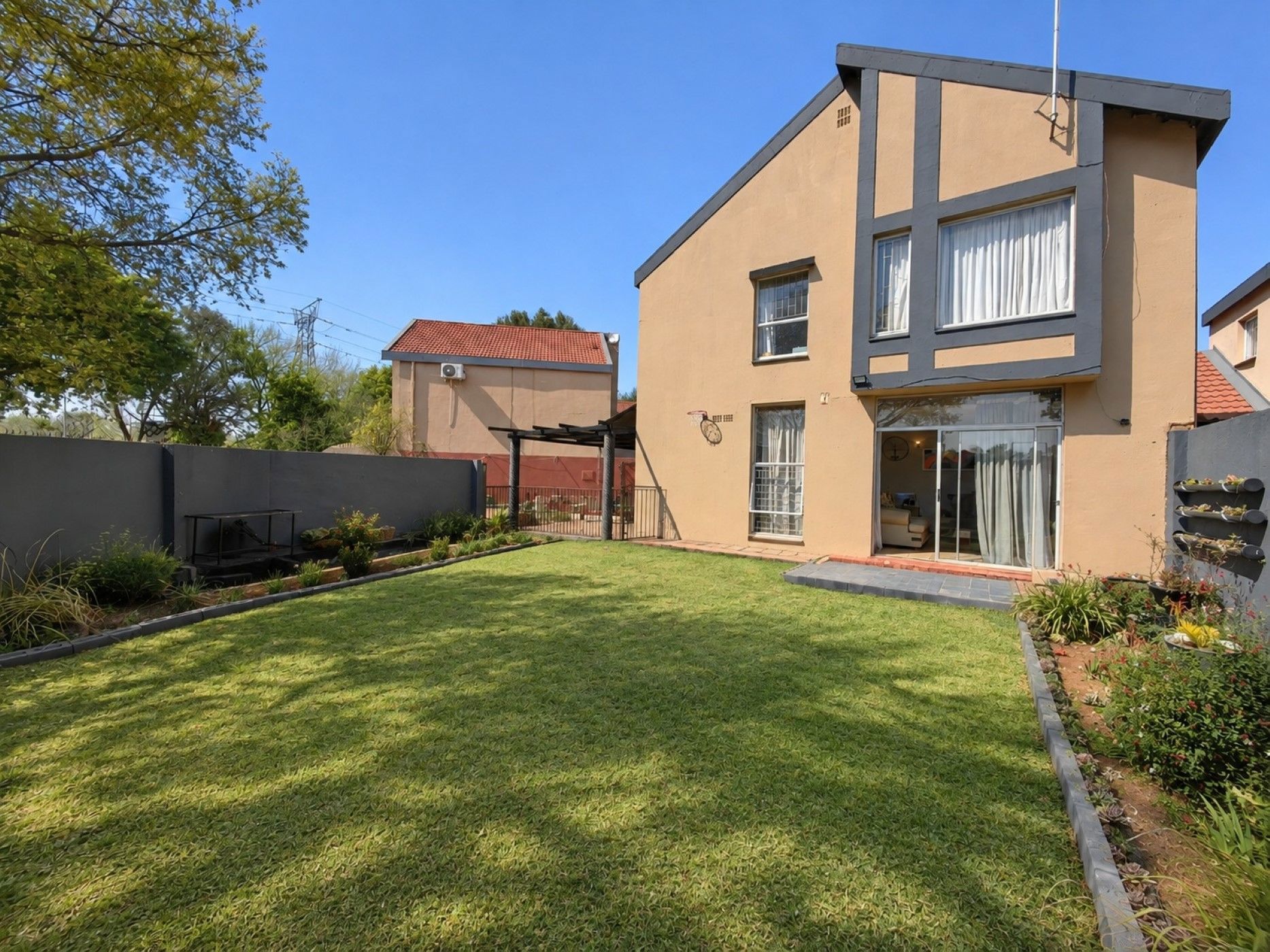 Townhouse for sale in Potchefstroom - 1PCH1750983