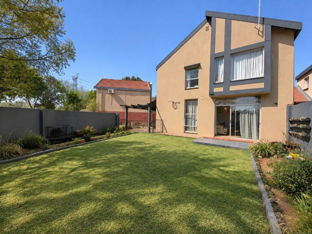 Townhouse for sale in Potchefstroom - 1PCH1750983 Townhouse for sale in Potchefstroom - 1PCH1750983