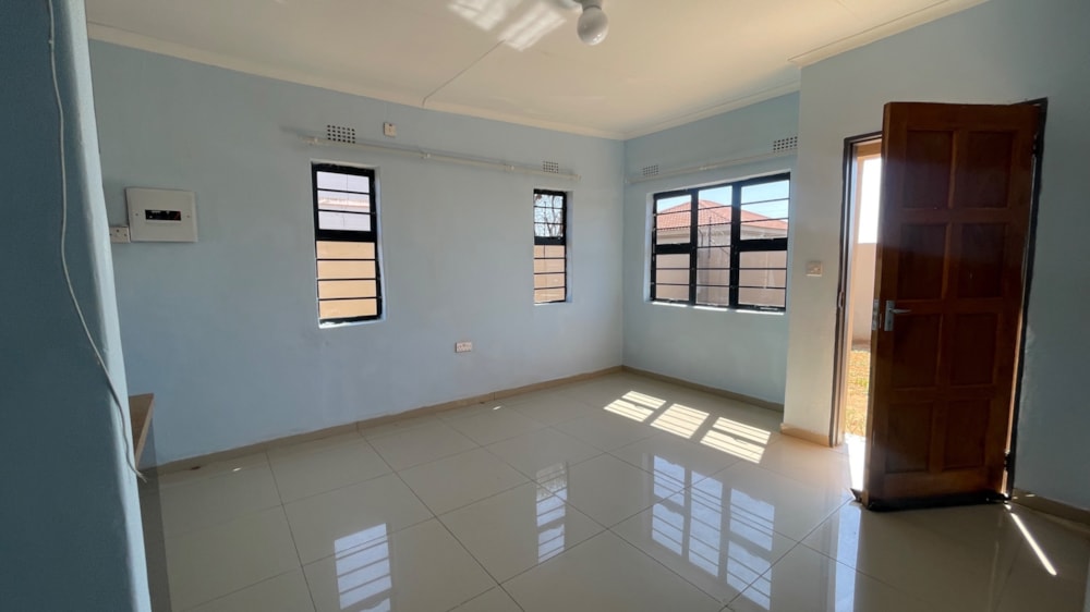 Single-storey house for sale in Oodi, Botswana - 3BO1750891 Single-storey house for sale in Oodi, Botswana - 3BO1750891