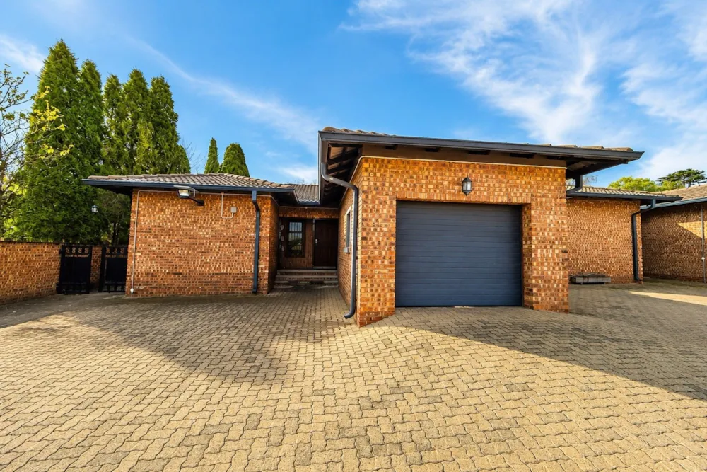 Townhouse for sale in Ermelo Central - 1EM1750905 Townhouse for sale in Ermelo Central - 1EM1750905