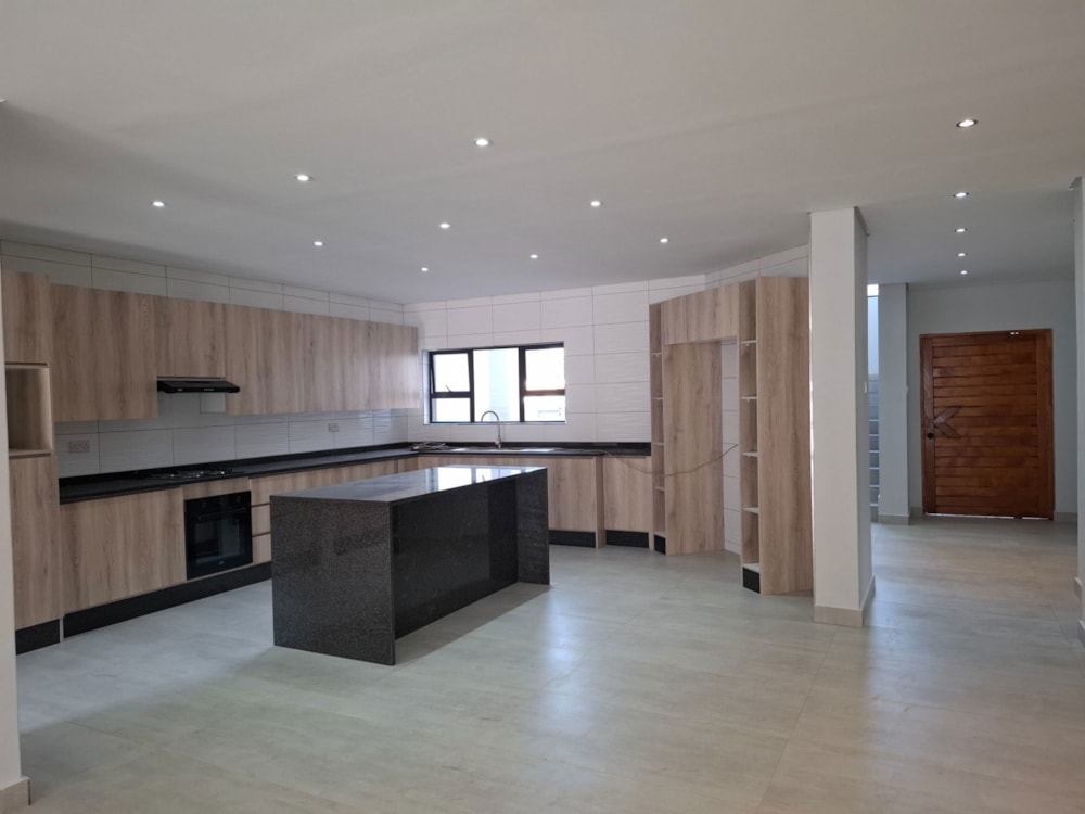 Townhouse to rent in Broadhurst, Botswana - 3BO1751051 Townhouse to rent in Broadhurst, Botswana - 3BO1751051