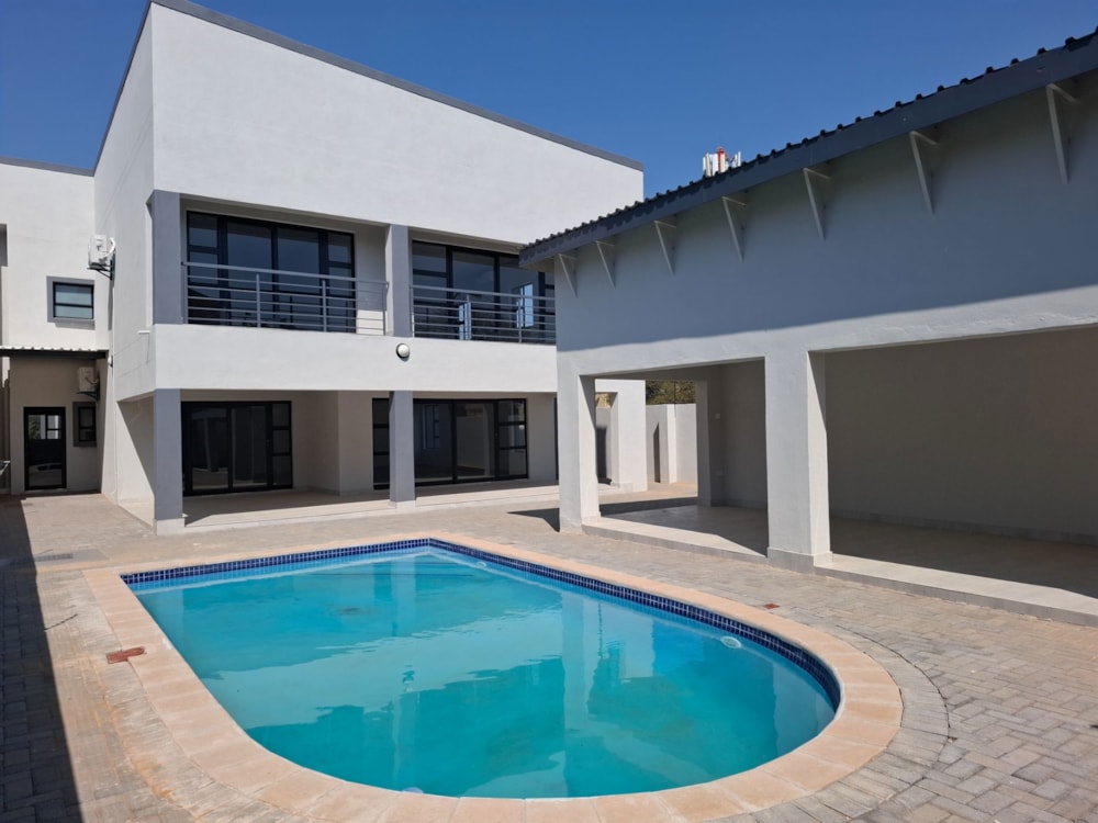 Townhouse to rent in Broadhurst, Botswana - 3BO1751051 Townhouse to rent in Broadhurst, Botswana - 3BO1751051
