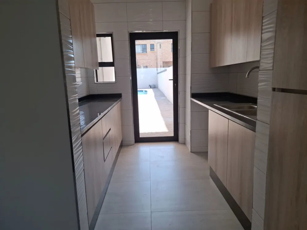 Townhouse to rent in Broadhurst, Botswana - 3BO1751051 Townhouse to rent in Broadhurst, Botswana - 3BO1751051