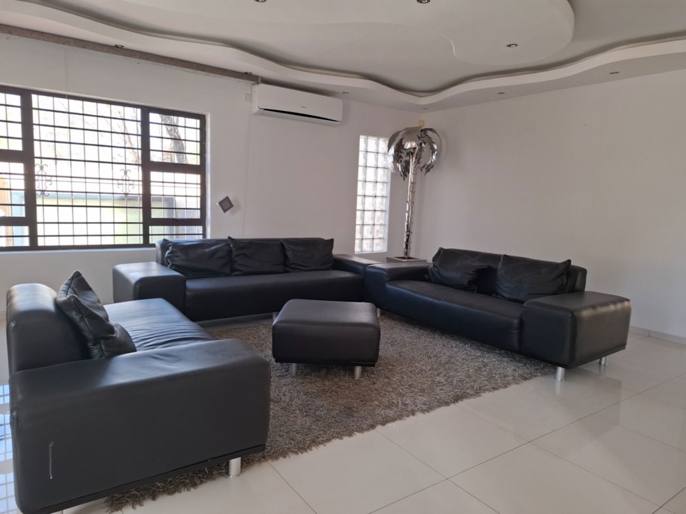 Townhouse to rent in Broadhurst, Botswana - 3BO1751058