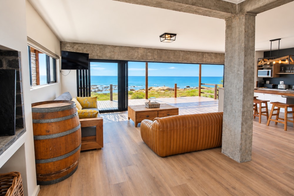 Beachfront villa for sale in St Helena Views - LA1751706