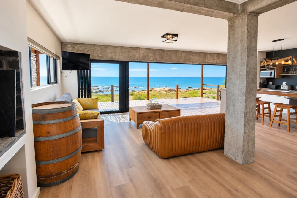 Beachfront villa for sale in St Helena Views - LA1751706 Beachfront villa for sale in St Helena Views - LA1751706