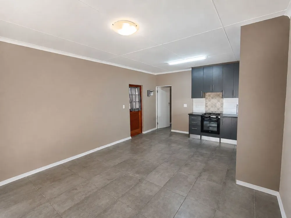 Single-storey retirement home for sale in Wesbank, Oudtshoorn - 1OU1751623 Single-storey retirement home for sale in Wesbank, Oudtshoorn - 1OU1751623