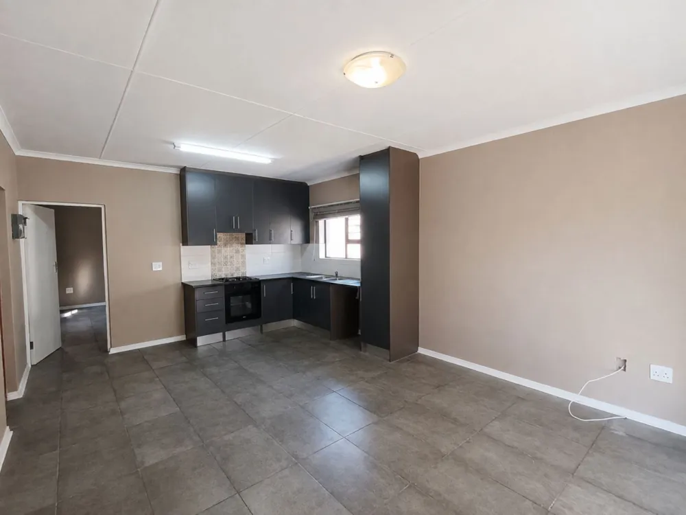 Single-storey retirement home for sale in Wesbank, Oudtshoorn - 1OU1751623 Single-storey retirement home for sale in Wesbank, Oudtshoorn - 1OU1751623