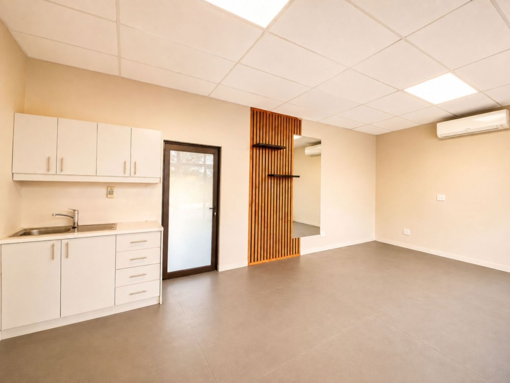 Commercial Building to rent in Hoedspruit - 1HS1751102 Commercial Building to rent in Hoedspruit - 1HS1751102