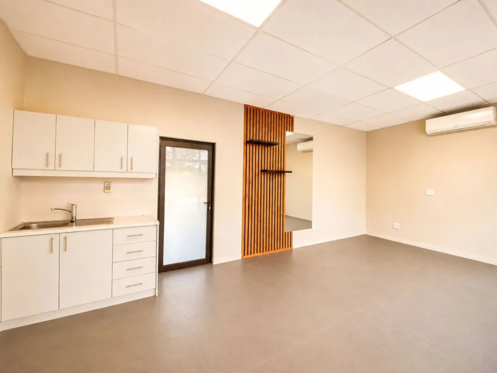 Commercial Building to rent in Hoedspruit - 1HS1751102 Commercial Building to rent in Hoedspruit - 1HS1751102