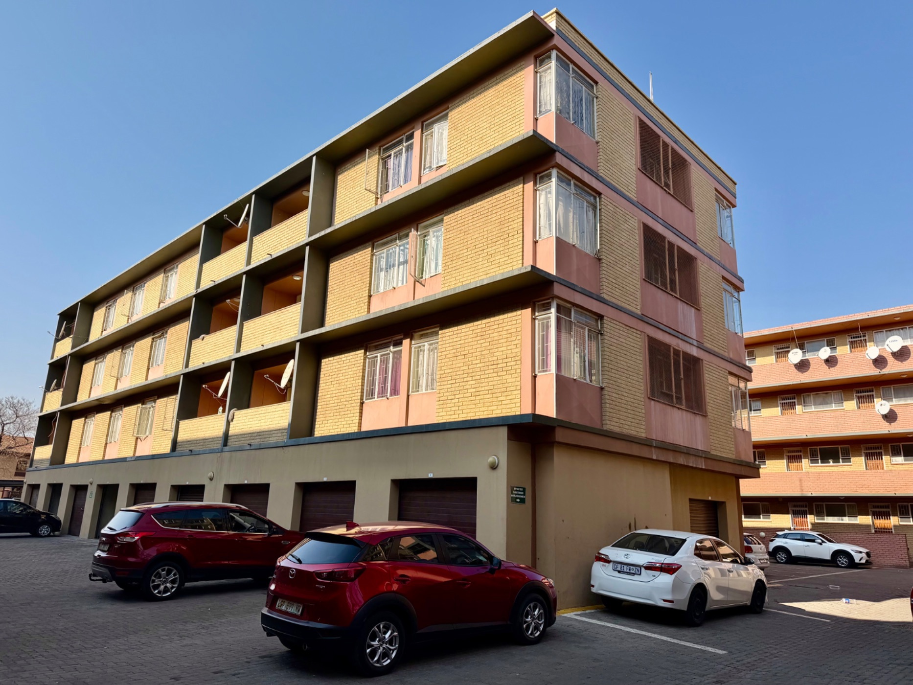 Apartment to rent in Rustenburg - 1RU1751130