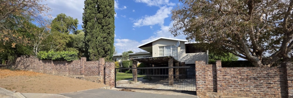 House for sale in Cradock - 1KK1751168 House for sale in Cradock - 1KK1751168