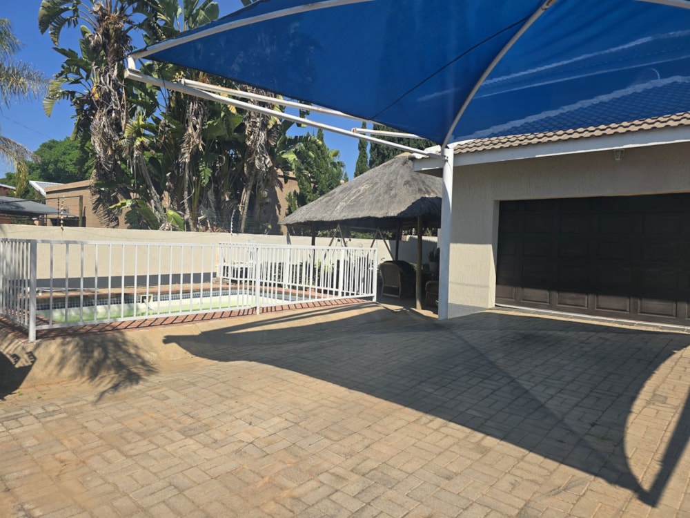 Double-storey house to rent in Phakalane, Botswana - 3BO1751488 Double-storey house to rent in Phakalane, Botswana - 3BO1751488
