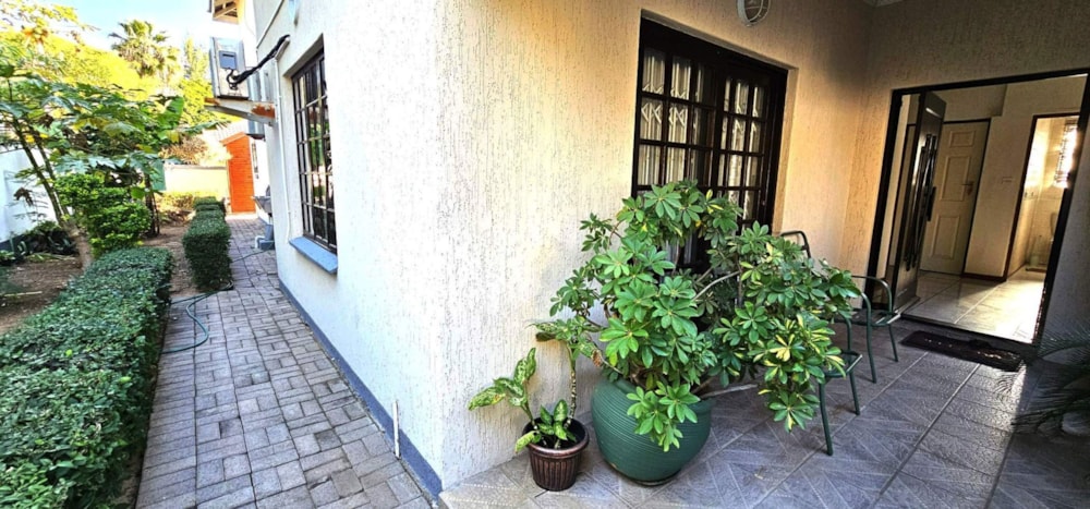 Double-storey house to rent in Phakalane, Botswana - 3BO1751488 Double-storey house to rent in Phakalane, Botswana - 3BO1751488