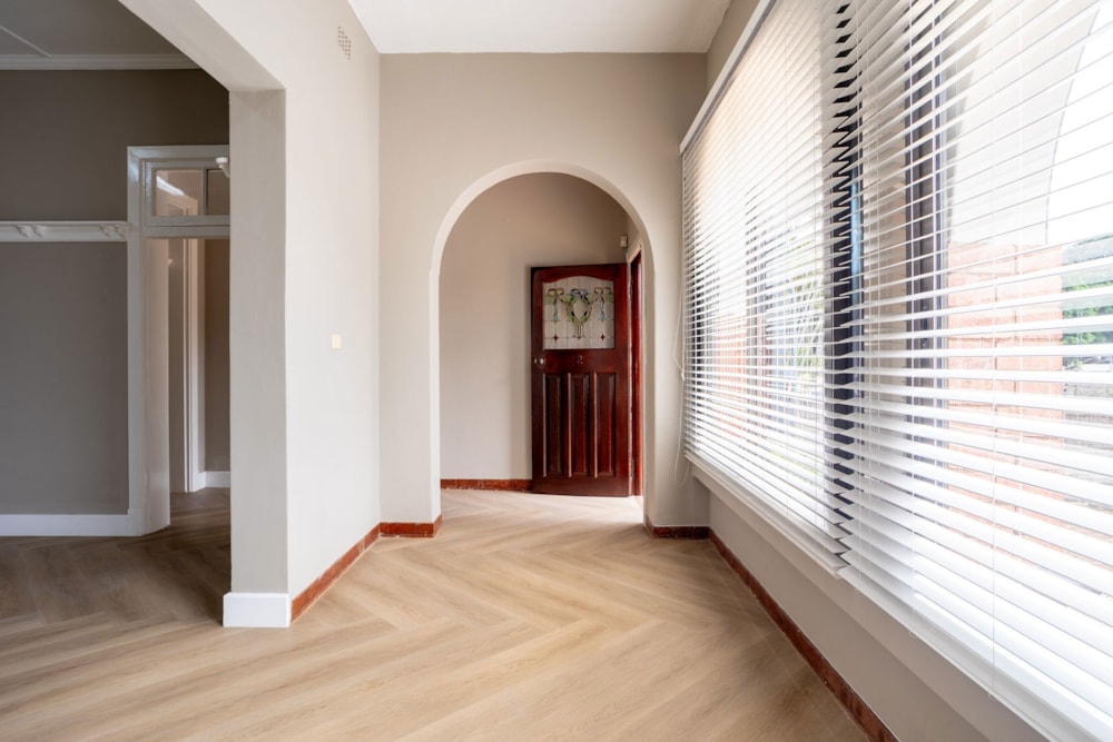 Commercial Building to rent in Windermere - 1DBN1751183 Commercial Building to rent in Windermere - 1DBN1751183